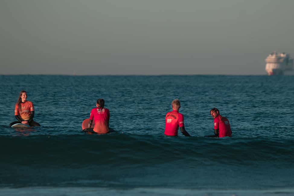 Group Surf Lesson - Language and Teaching Style: English and Portuguese Coaching