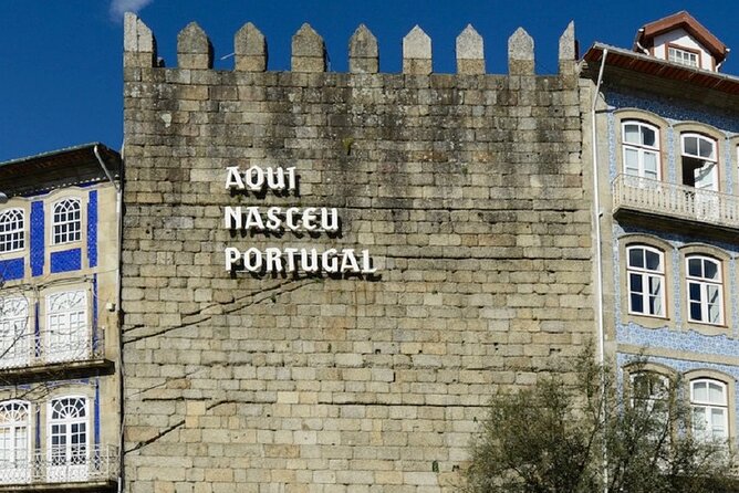 Guimarães & Braga Port Private Tour with Lunch and Green Wine - Stop 1 in Porto: the easy start before the road
