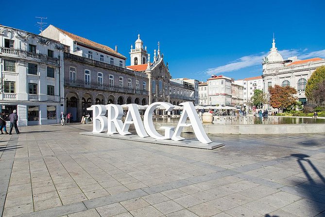 Guimarães & Braga Port Private Tour with Lunch and Green Wine - Green wine at a typical quinta: why this stop is worth its time