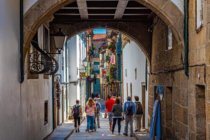 Guimarães Half-Day Private Tour from Porto - Padrao do Salado: the Gothic porch photo moment