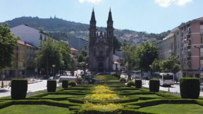 Guimarães Tour(4Hours): From Oporto;City Tour- Half Day Trip - The 4-hour flow: pickup, old-center walk, castle time, and freedom