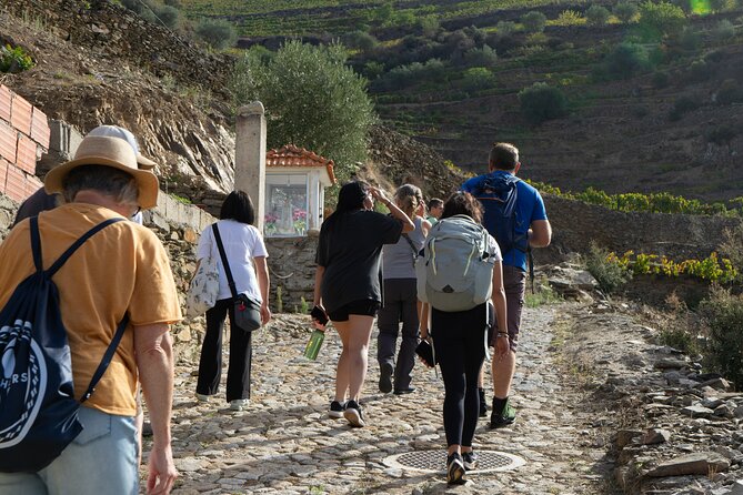 HIKING in the Douro Valley - Sabrosa coffee stop: a smart first break, not just a random stop