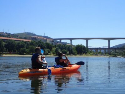Kayak - Douro Valley - Getting geared up: double kayaks, seats, vests, paddle