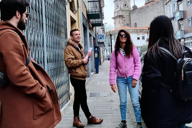 LGBTour Porto: Walk through Porto, discover the LGBTQIA+ History - Praça da República and Teófilo Braga Garden: A Pride Starting Point Meets Culture