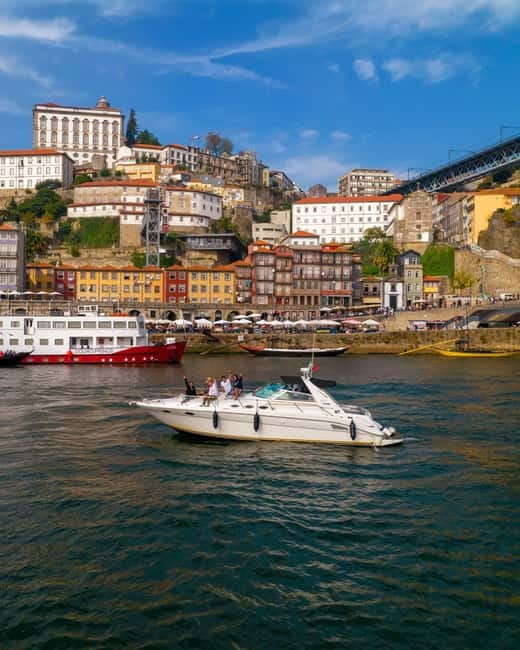 Luxury Douro Yacht Tour: Scenic Views & Complimentary Drinks - Hotel pickup in Porto, Matosinhos, and Gaia (and why it matters)