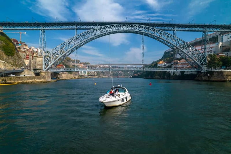 Luxury Douro Yacht Tour: Scenic Views & Complimentary Drinks - What it’s like onboard: where you sit changes everything
