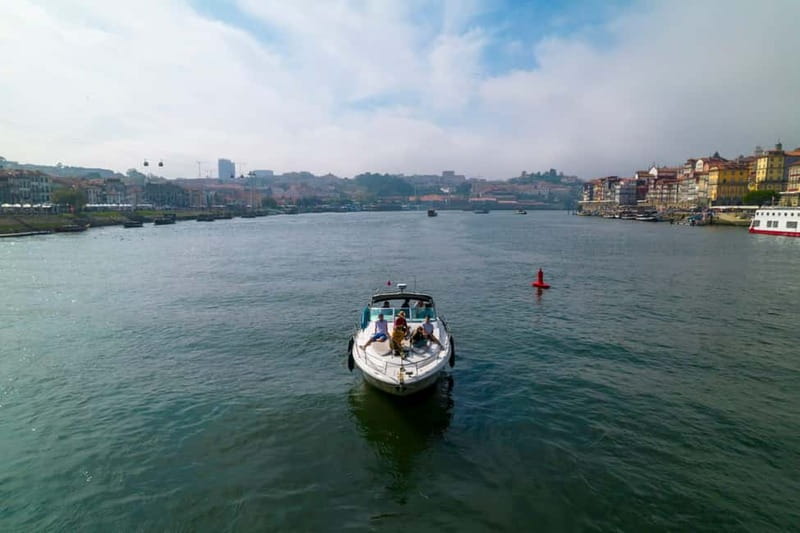 Luxury Douro Yacht Tour: Scenic Views & Complimentary Drinks - The complimentary drink and light snacks: easy, not complicated