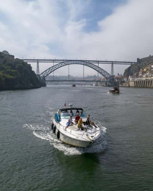 Luxury Douro Yacht Tour: Scenic Views & Complimentary Drinks - Who this Douro yacht tour is best for