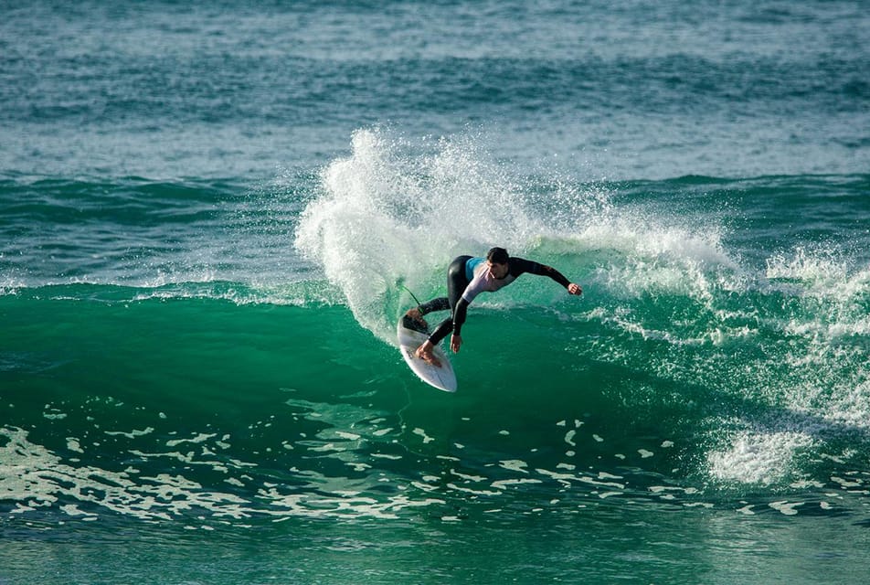 Matosinhos: Best surf Lesson with all equipment - Surfitbox in Matosinhos: the lesson style that makes surfing click
