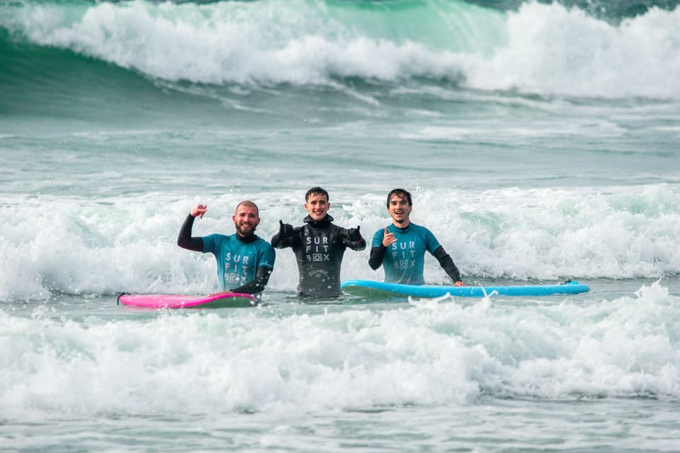 Matosinhos: Best surf Lesson with all equipment - The coaching that helps you stand up: from patience to quick fixes