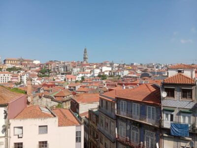 Monumental and historical Oporto with the Stock Exchange Palace - Starting at Pier 1 and São Bento: The Best Way to Begin