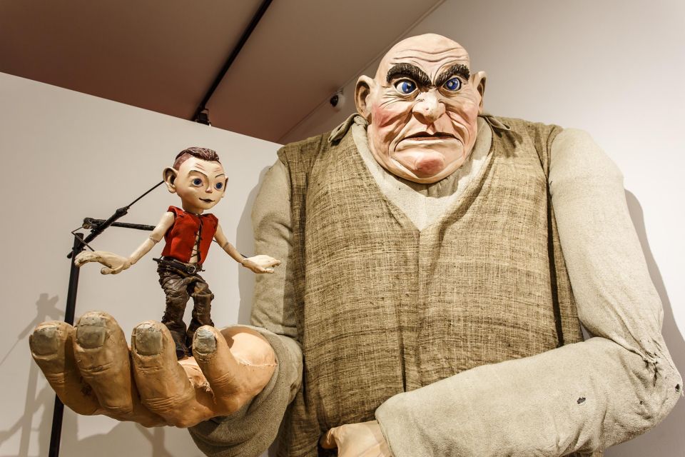 Museu das Marionetas do Porto - The story in the exhibits: puppets, stage pieces, and the company’s memory
