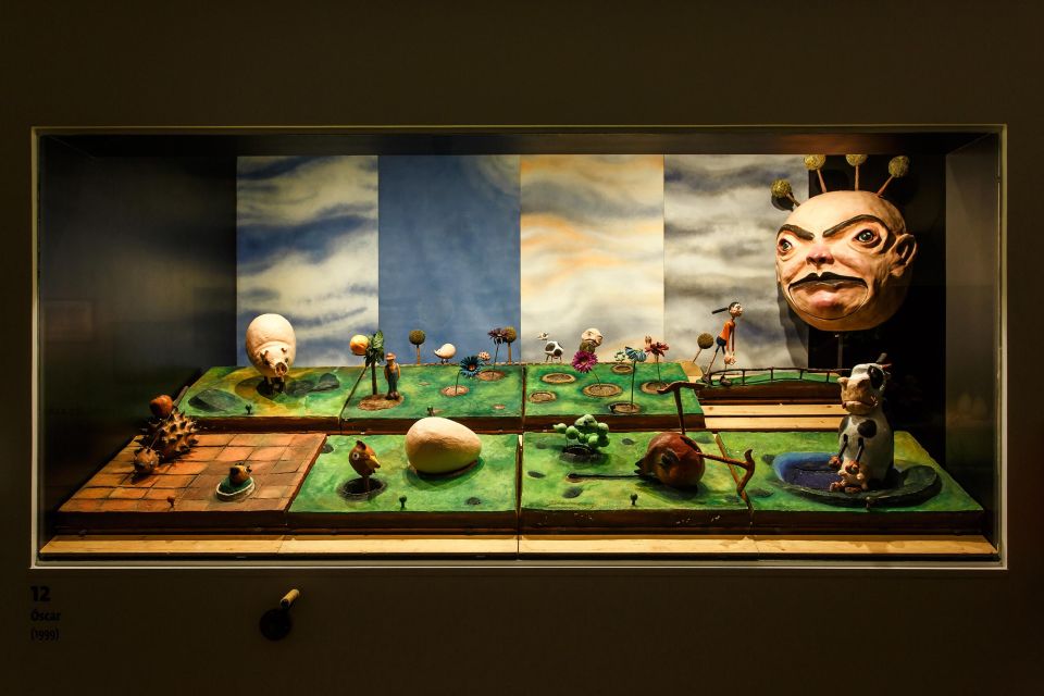 Museu das Marionetas do Porto - The special experimentation room: manipulate puppets, lights, and sound