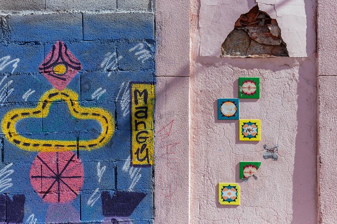Off the Beaten Track in Porto: Private City Tour - Rua das Flores: the street with a comeback story