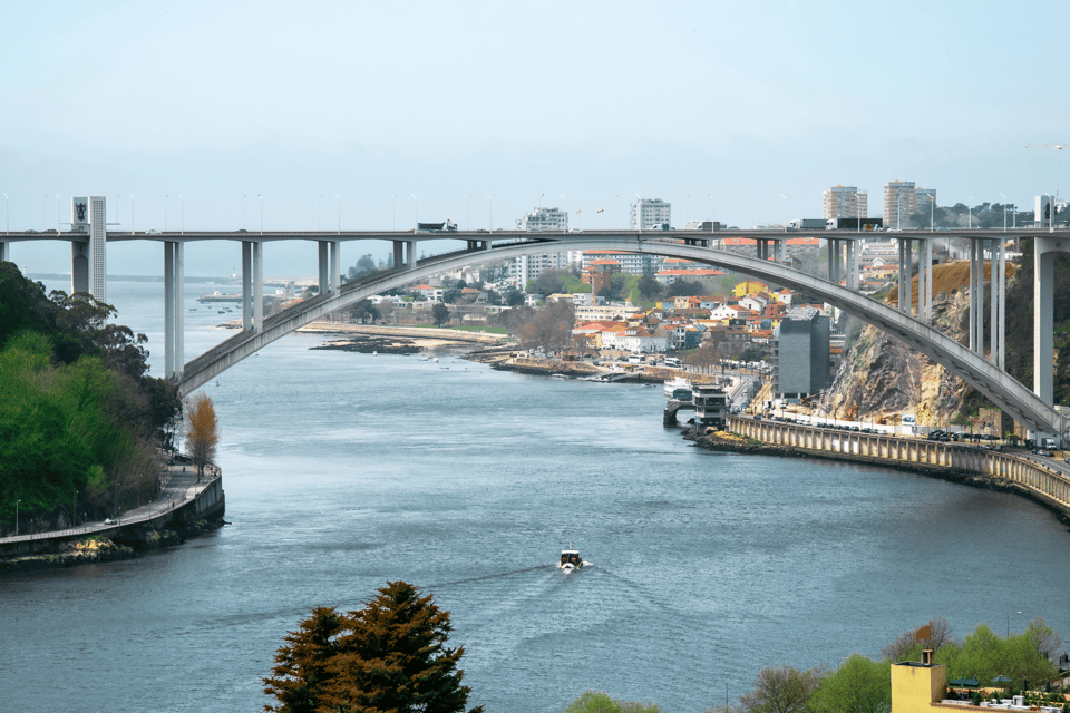 Oporto Tuk Tuk Tour: Among bridges and mysteries - 1.30h - Maria Pia Bridge and the Eiffel touch: views you’ll want to re-check