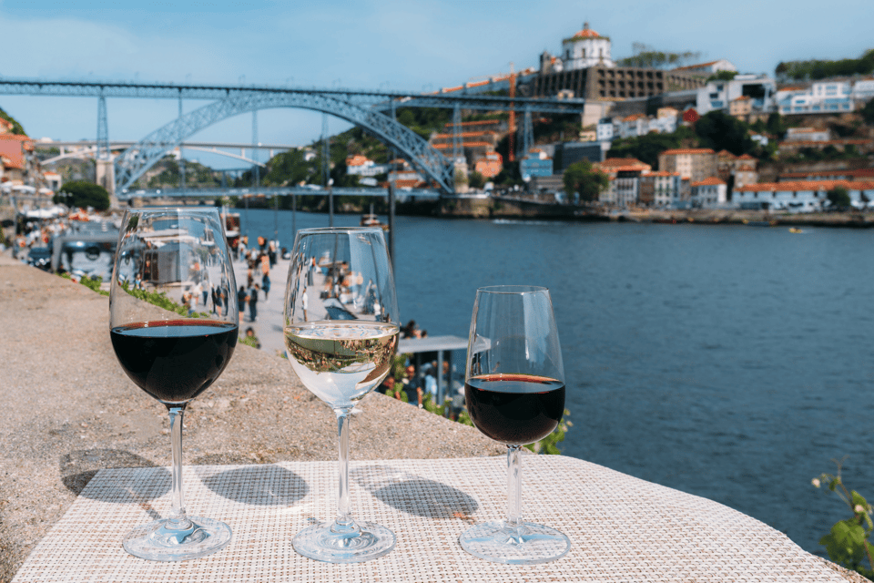Oporto Tuk Tuk Tour: Among bridges and mysteries - 1.30h - Passing under Dom Luís I and connecting old Porto to new angles