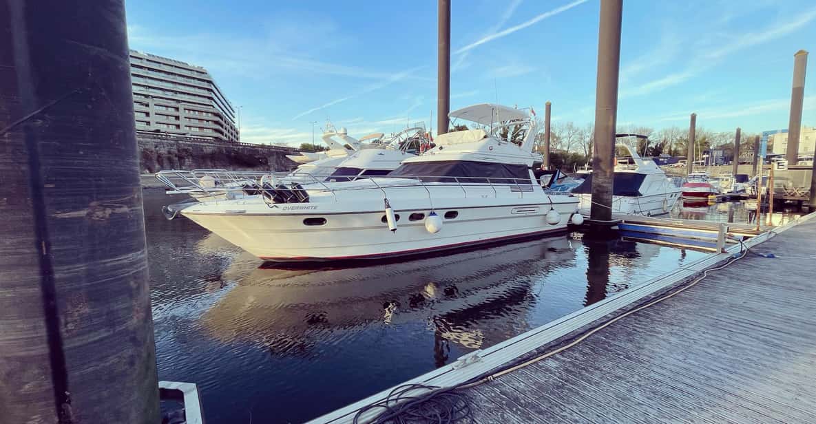 Passeio de barco rio douro inesquecível - Comfort First: What the Fully Equipped Douro Yacht Gives You