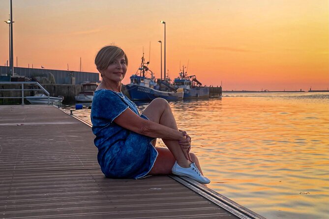 Photoshoot Session for Solo, Couples and Groups in Porto area - Best spots around the river and how sunset-style shots fit in