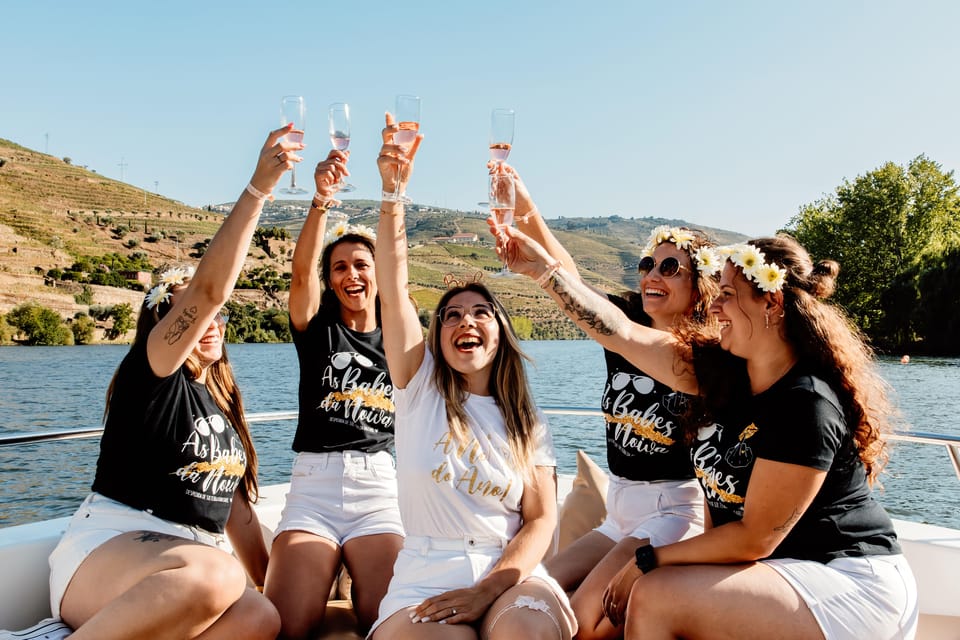 Pinhão: 1 Hour SUNSET Cruise with Sparkling Wine - Key highlights at a glance
