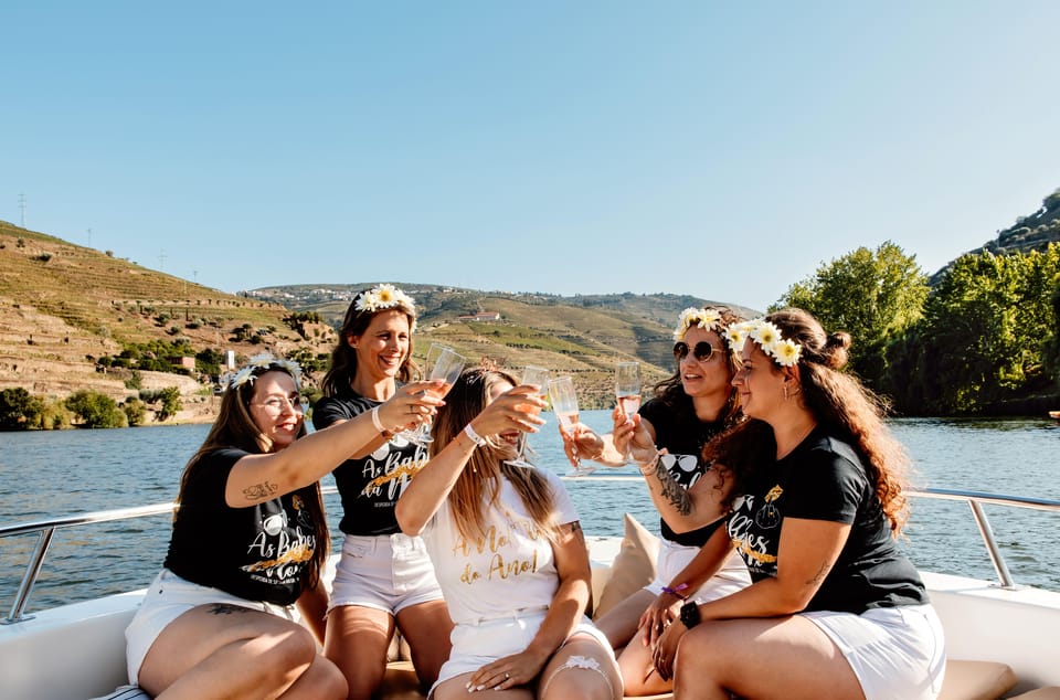Pinhão: 1 Hour SUNSET Cruise with Sparkling Wine - Price and value: why $14 feels like a smart stop