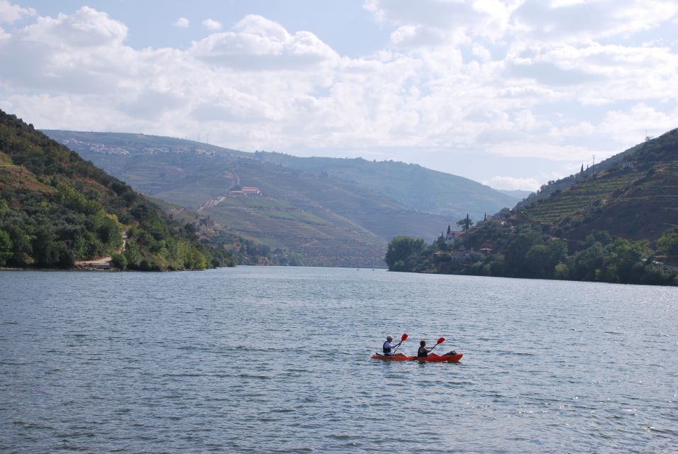 Pinhão: 4 Hour Douro Valley Kayak Rental - Magnifico Douro Pier: Getting on the water fast