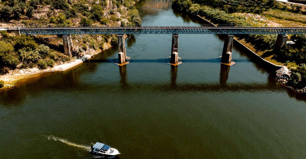 Pinhão: Douro River Boat Tour with Lunch - Enter Deltatur Pier in Pinhão (and Get Set Up Fast)