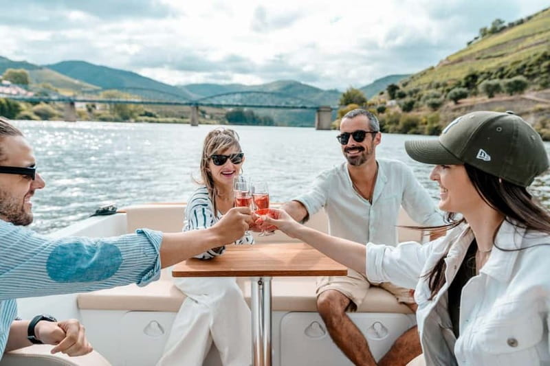 Pinhão: Douro River Solar Boat Tour with Wine Tasting - Meeting at Daurum Solar Boats: getting to the dock without stress