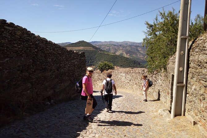 Pinhão Hiking Tour - Casal de Loivos Viewpoint: the wide-open Douro moment