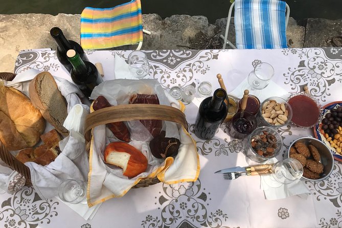 Pinhão Hiking Tour - Picnic lunch by the river: the reward you can taste