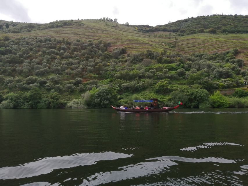 Pinhão: Private Rabelo Boat Tour along the River Douro - Roncão turnaround: same river, different perspective