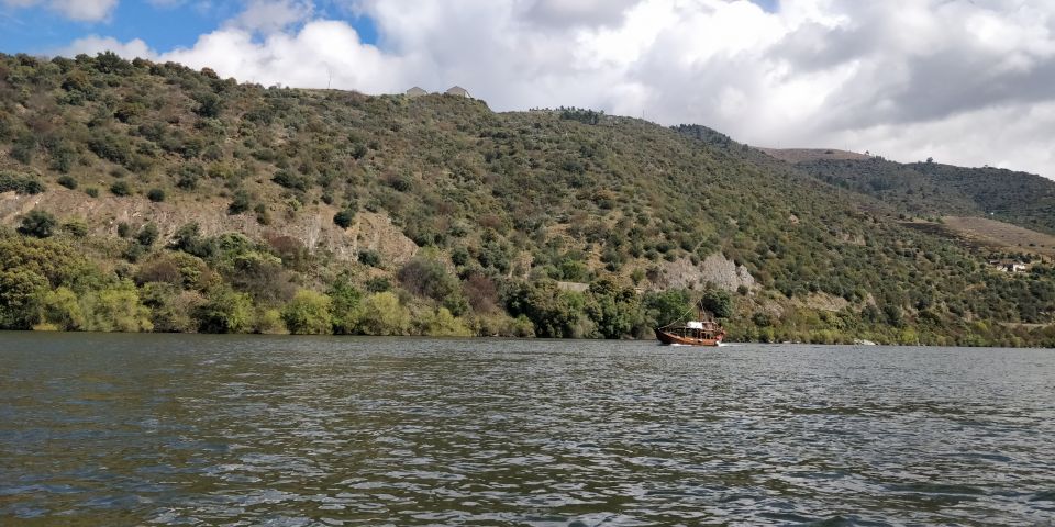 Pinhão: Private Rabelo Boat Tour along the River Douro - Price and value: $235 per group up to 12