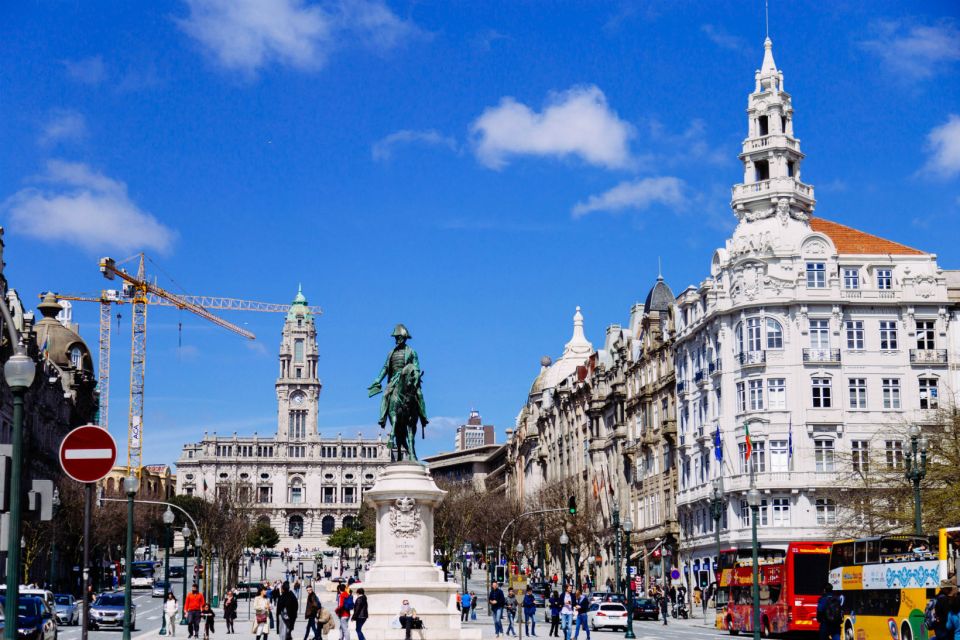 Porto: 1.5-Hour Private Kick-Start Tour with a Local - Meeting at Praça de Gomes Teixeira: Start Easy, Stay Moving