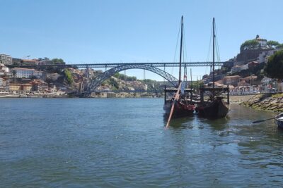 Porto: 2h Private Tour (1 to 6 people) on the Douro River with a local - Marina do Freixo: The Smooth Start of Your 2-Hour Ride