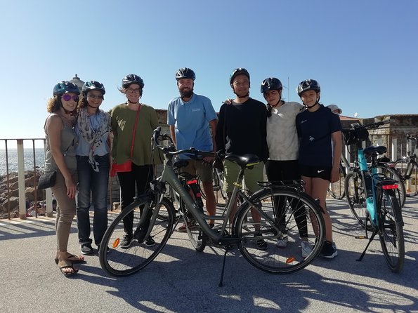 Porto: 3-Hour Old Town & Riverside Bike Tour - Guided Experience - A 3-hour Porto bike loop that avoids sightseeing overload