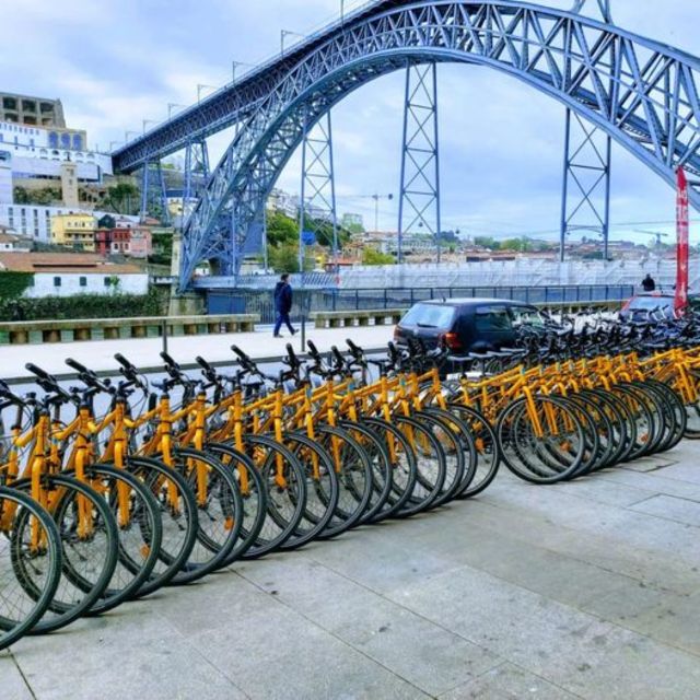 Porto: Bicycle Rental - Foz-to-City Avenues and the Coast Side: How to Stretch Your Legs