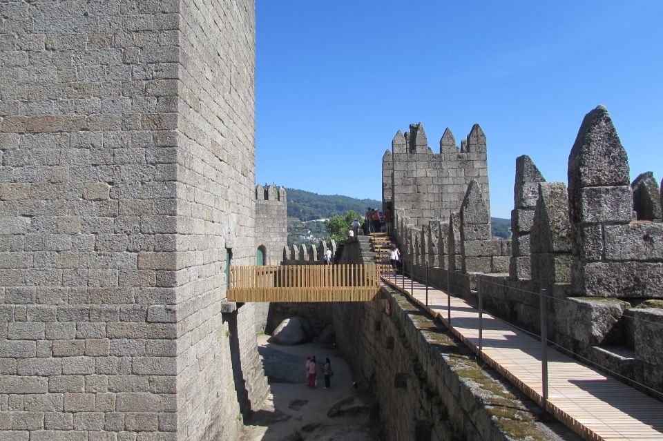 Porto: Braga & Guimarães Full Day Tour - A Porto day trip that hits two UNESCO stops: Braga and Guimarães
