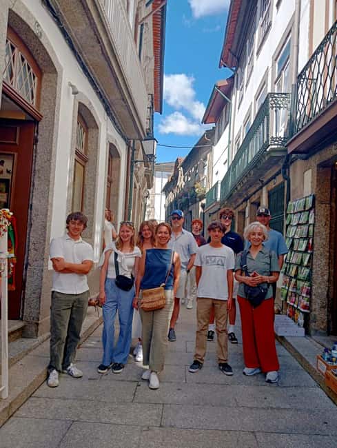 Porto: Braga & Guimarães Full Day Tour - Bom Jesus do Monte: Baroque staircase views with guided focus