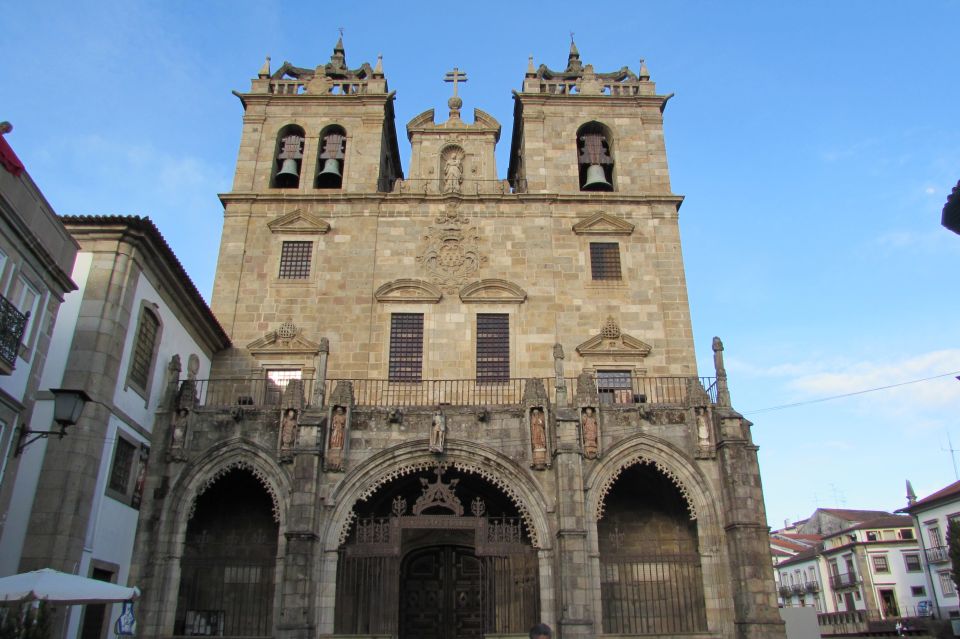 Porto: Braga & Guimarães Full Day Tour - Lunch in Guimarães: making the meal feel like part of the day