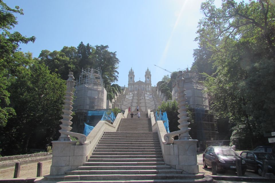 Porto: Braga & Guimarães Full Day Tour - Small group comfort and what the guides do best