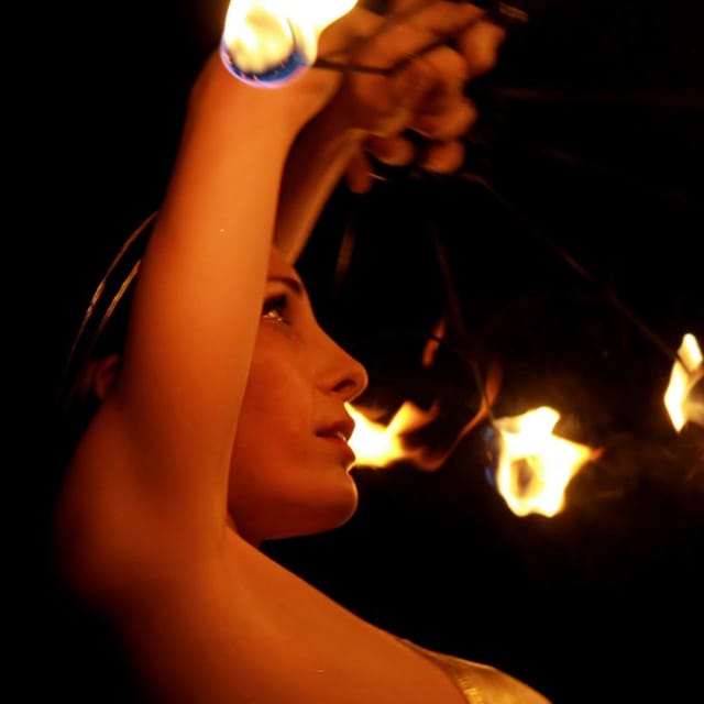 Porto: Cabaret & Pole Shows, with a Welcome Drink! - Drinks and dining: how to budget without surprises