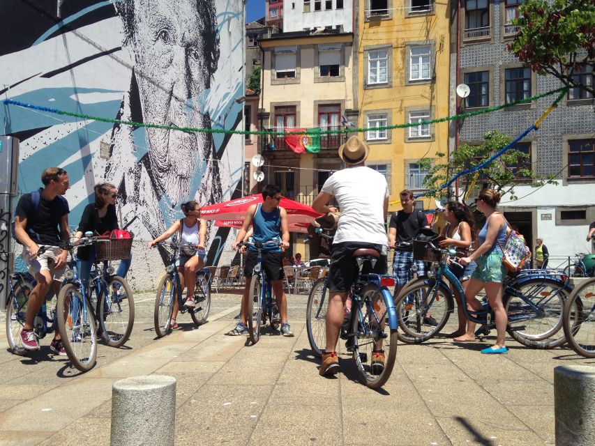 Porto: City Bike Rental - Picking up your bike: Rua Nova da Alfândega to your first pedal