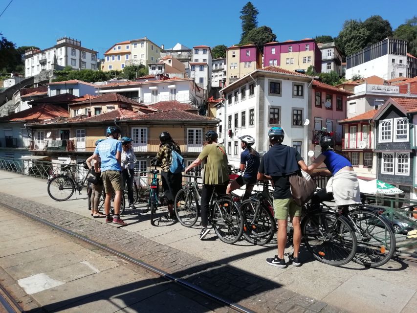 Porto: City Highlights 3-Hour Guided Electric Bike Tour - Livraria Lello’s exterior moment (and why it still works)