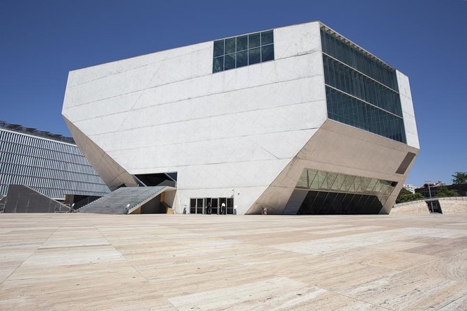 Porto City Tour Full Day with Lunch and Six Bridges Cruise - Private basis - Lunch with francesinha and drinks: the kind of meal that makes the day feel complete