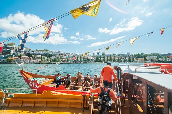 Porto City Tour Full Day with Lunch and Six Bridges Cruise - Private basis - Foz do Douro and Casa da Música: switching gears from old Porto to modern Porto