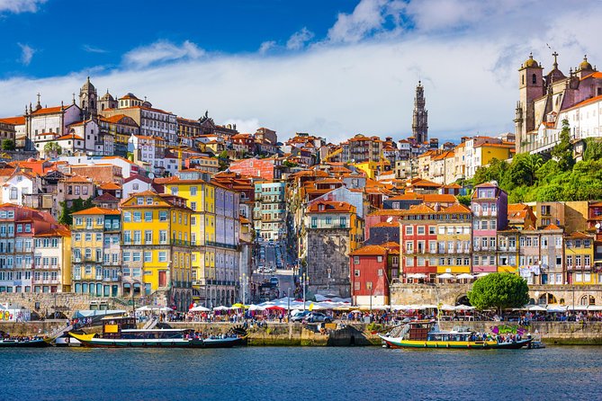 Porto City Tour with Wine Tasting - Sao Bento Railway Station: 20,000 painted tiles you can actually read