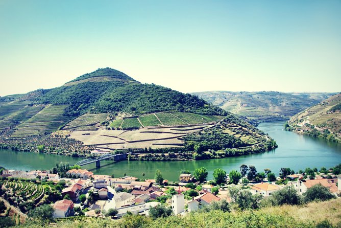 Porto: Day Trip to Douro including lunch and Rivercruise - Amarante First Stop: Bridge, River Tâmega, and Famous Cakes