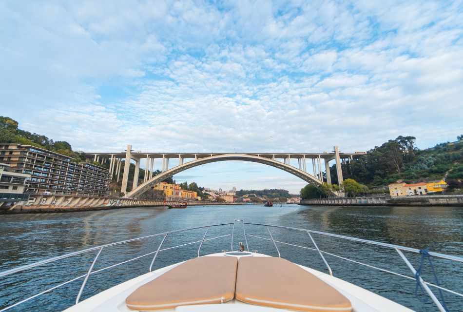 Porto - Douro Cruise with Port wine and snacks - Porto’s Waterfronts: Where the Short Stops Actually Pay Off