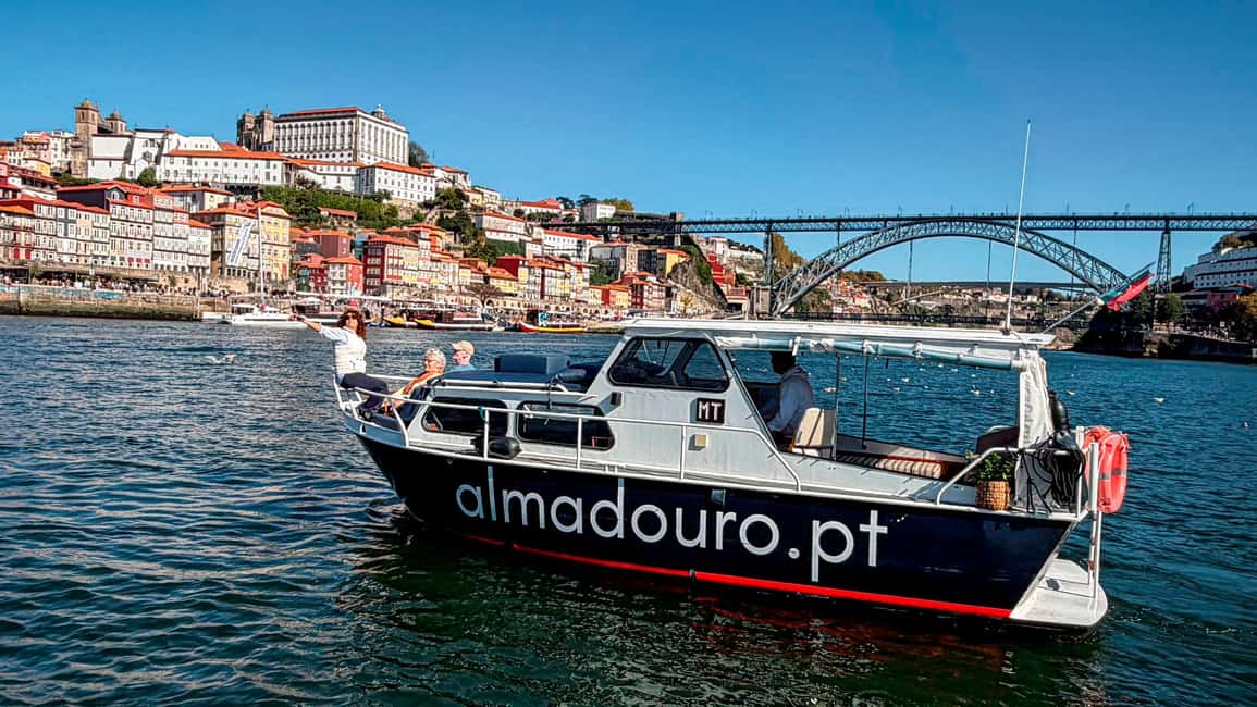 Porto: Douro private cruiser (only for you)6 bridges/sunset - A private Douro sunset feels like getting the river’s best seat