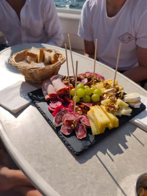Porto: Douro River Boat Tour with Port Wine Tasting - From Marina do Freixo: a smooth start right by Porto