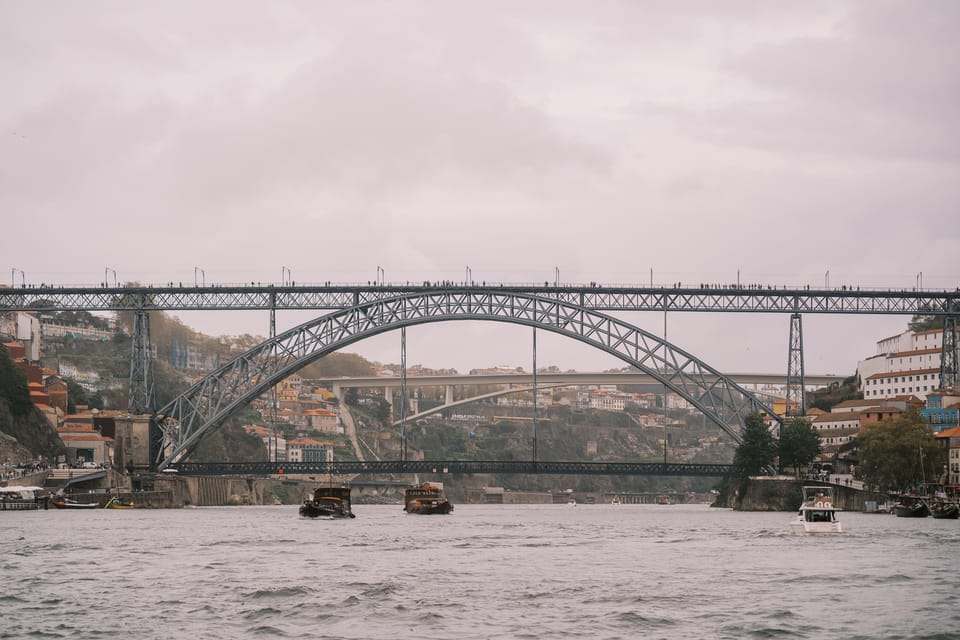 Porto: Douro river Boat tour with wine tasting (small group) - The route shifts: from Porto’s river life toward the protected estuary